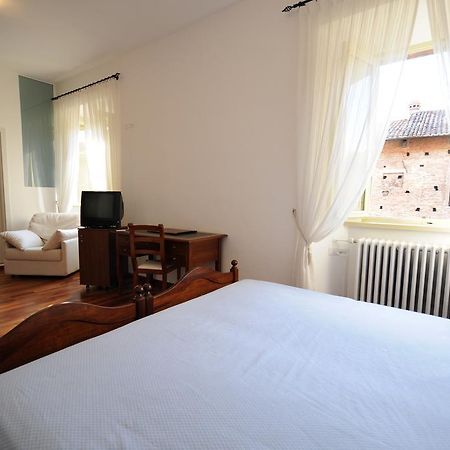 Guest House Domus אורבינו מראה חיצוני תמונה
