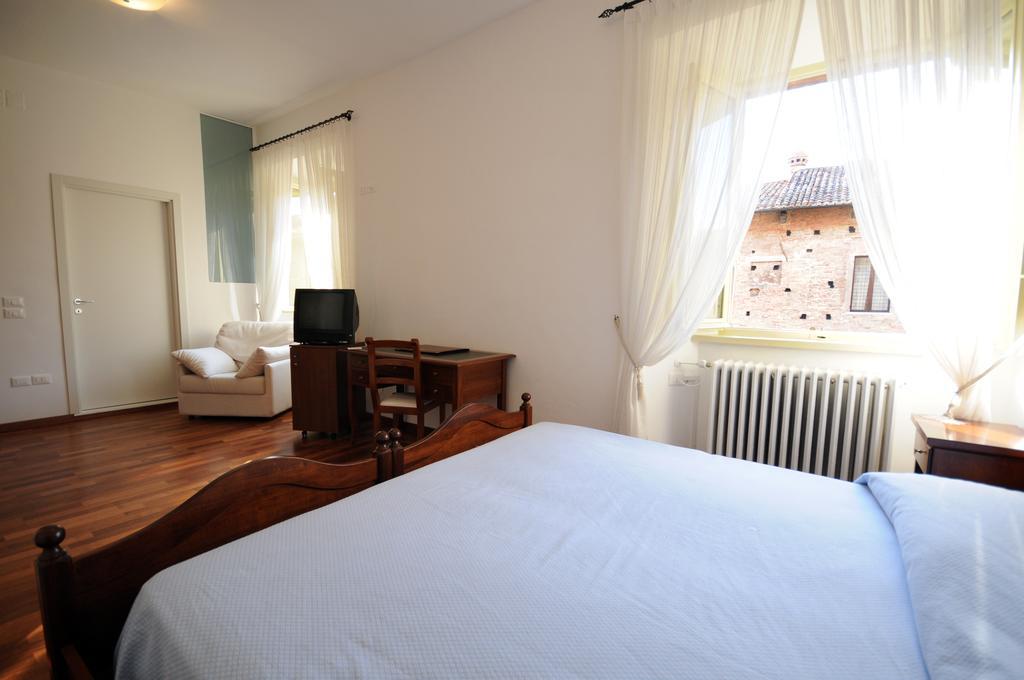 Guest House Domus אורבינו מראה חיצוני תמונה